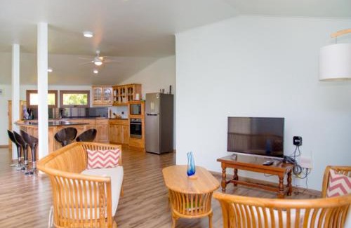 Mahe Island Apartment | Spacious apartment with sea view, Au Cap, 124 m²