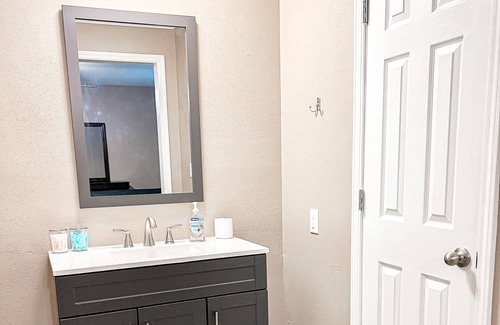 Atmore Apartment | Spacious Apartment with Private Entrance and Covered Parking