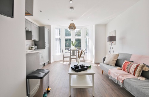 Cathays Apartment | Spacious Apartments with Private Parking