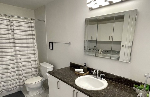 Laval Apartment | Spacious Aprt 3BED-1King. Free Parking. WIFI.
