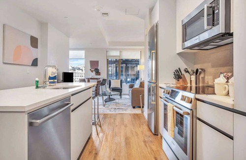 Seaport District Apartment | Spacious Apt Full Kitchen In Seaport