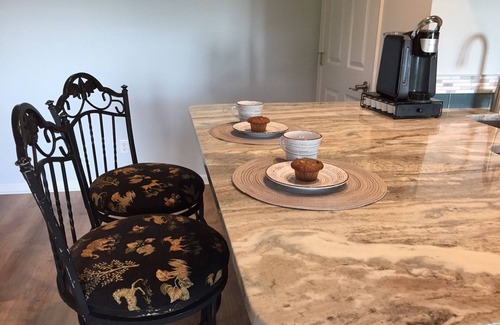 Batesville Apartment | Spacious apt: hot tub, mountain views, stream & pond on peaceful 25 acre estate