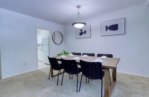 Aurora Highlands Apartment | Spacious Apt in Prime Area