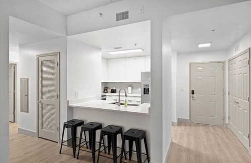 Charlotte Center City Apartment | Spacious Apt w/Pool Table
