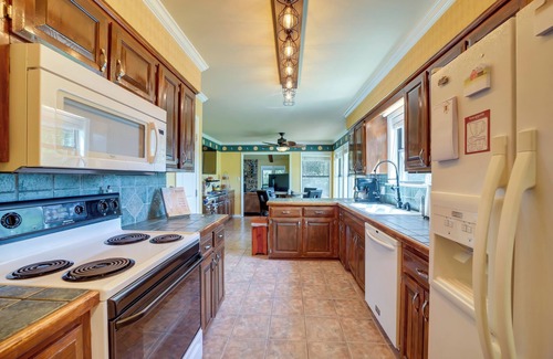 Fort Smith House | Spacious Arkansas Abode w/Balcony & Fire Pit!