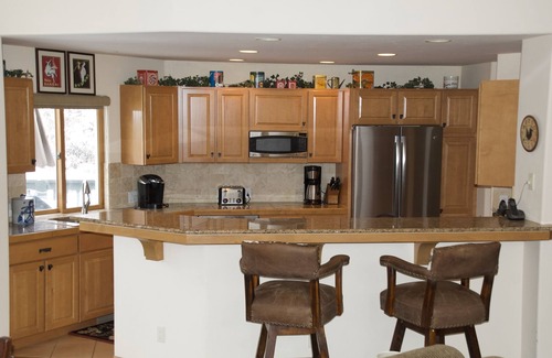 Edwards House | Spacious Arrowhead Retreat w/Panoramic VIEWS-Virtual Ski In-Ski Out