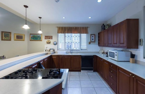 Barbican Bed & Breakfast | Spacious Art-Deco Guest House