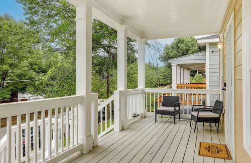 Pittsburgh Cottage | Spacious Atlanta Home ~ 2 Mi to Downtown!