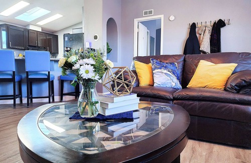 Page House | Spacious backyard with games/Grill & fire pit/2 Kings/Boat parking/Dogs welcome
