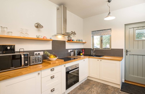Runham House | Spacious barn, seals, seaside walks and Broads National Park