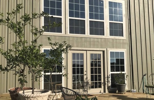 McLennan County House | Spacious Barndominium with Wifi, Games