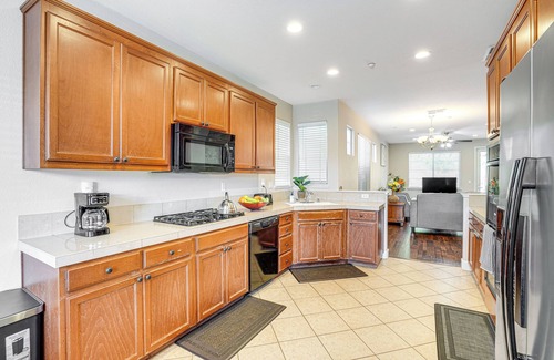 Pittsburg House | Spacious Bay Point Family Home w/Private Yard!