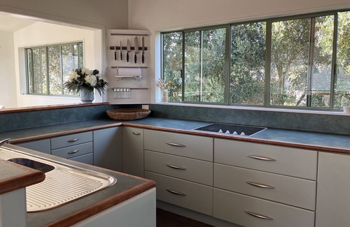 Oakura House | Spacious Beach House