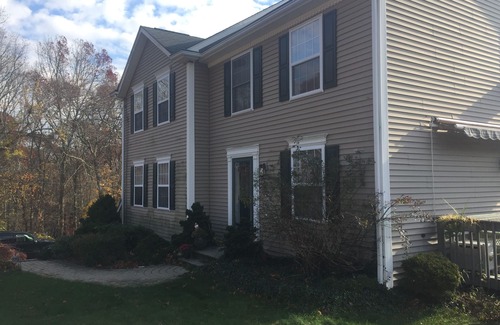 Niantic House | Spacious Beach House walking distance to the beach