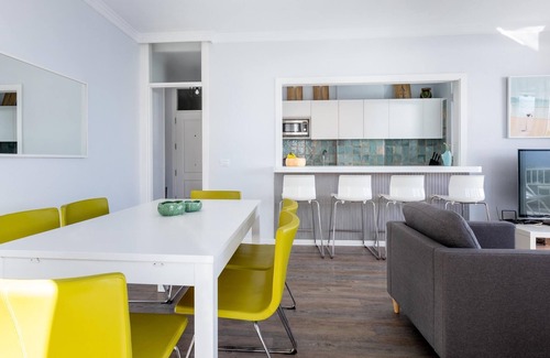 Radazul Apartment | Spacious beachfront apartment with communal pool