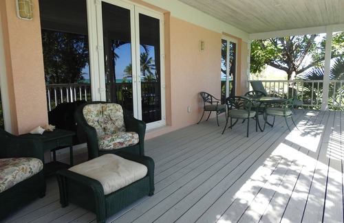 Freeport House | Spacious beachfront house, short drive to dining and shopping.