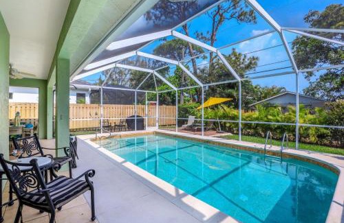 Naples Park House | Spacious Beautiful 4 Bed 3 Bath Pool Near Beach