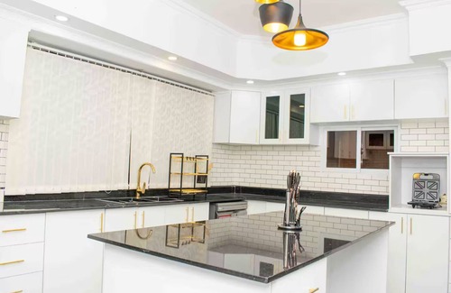 Mlolongo Villa | Spacious & Beautiful 5-bedroom Villa in Nairobi with WiFi