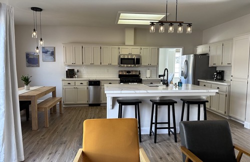 Paso Robles House | Spacious, Beautiful & Clean Home with Pool near Downtown