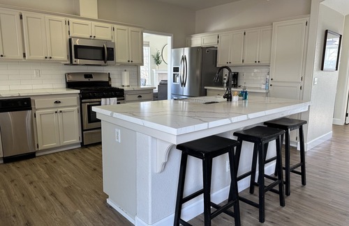 Paso Robles House | Spacious, Beautiful & Clean Home with Pool near Downtown