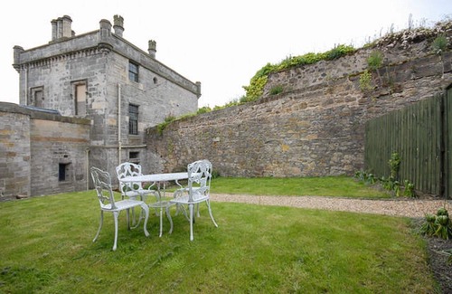 Kinghorn Apartment | Spacious Beautiful Historic Apartment on Fife coast close to Edinburgh