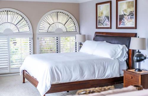Roseville - Fleet Ridge House | Spacious Beautiful Home with Stunning Bay Views