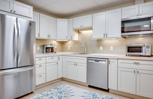 Portland House | Spacious, Beautiful & Private Hillside Oasis, SW Hills PDX with Free Coffee!