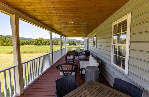 Etlan House | Spacious, Beautiful, Quiet Home with Amazing Old Rag Views