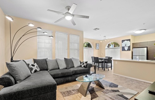 Garden Grove Apartment | Spacious & Beautiful 2BD/2BA ! 5MINS to Disney! The Outlets! Angel Stadium! etc.