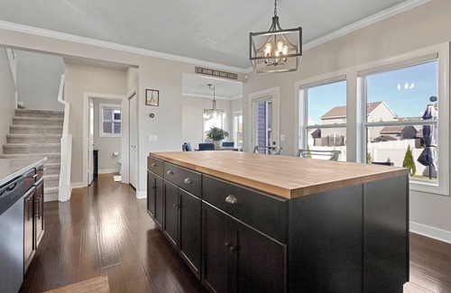 Lansing House | Spacious beautifully decorated home