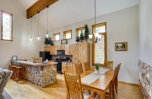 Beaver House | Spacious Beaver Getaway Near Eagle Point Resort!