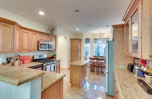 Fox Farm House | Spacious Big Bear Home w/Game Room + Hot Tub!