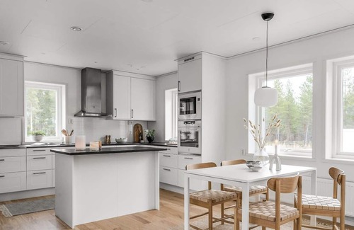 Hortlax Villa | Spacious Biz Villa Su