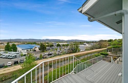 Franklin - Randolph House | Spacious Boise Retreat - 3BR Bright Home