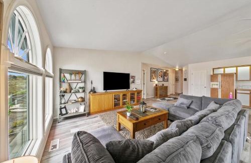 Franklin - Randolph House | Spacious Boise Retreat - 3BR Bright Home