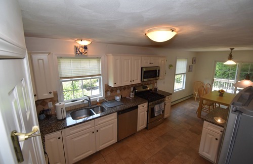 Narragansett House | Spacious Bonnet Retreat!