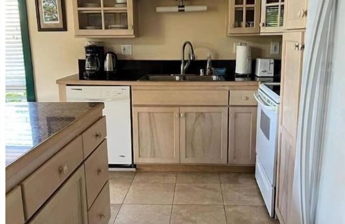Princeville House | Spacious, breezy Princeville condo close to beaches.