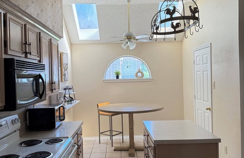 Plano House | SPACIOUS BRICK HOME,BEAUTIFUL NEIGHBORHOOD, A GEM! Next to many Major Hwys!