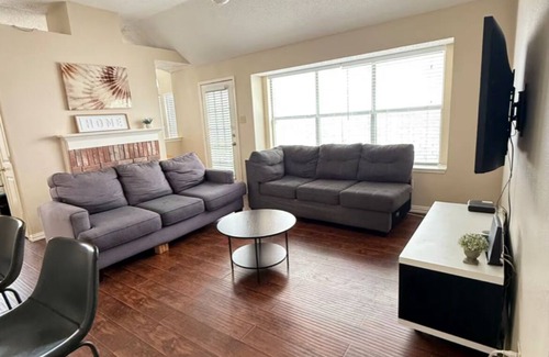 Plano House | SPACIOUS BRICK HOME,BEAUTIFUL NEIGHBORHOOD, A GEM! Next to many Major Hwys!