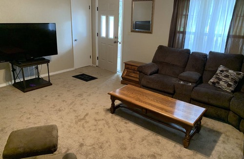 Fort Cobb House | Spacious Brick Home
