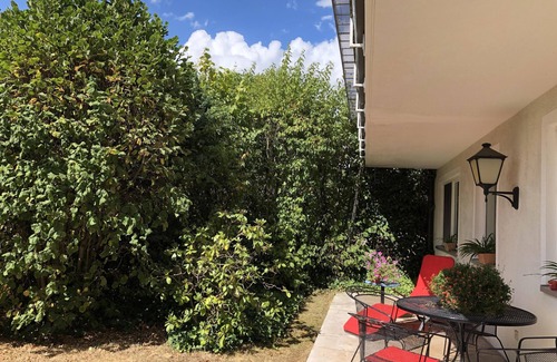 Colmdorf Apartment | Spacious, bright 2-room apartment with terrace and landscaped garden