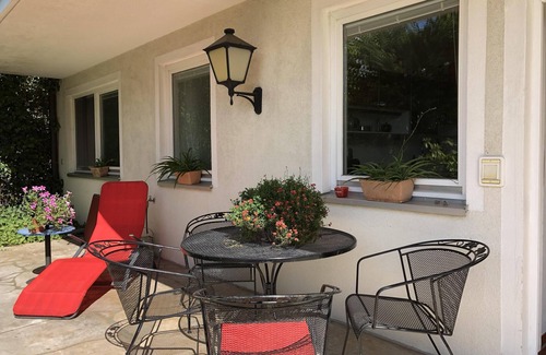Colmdorf Apartment | Spacious, bright 2-room apartment with terrace and landscaped garden