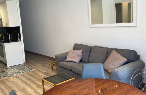 Navas Apartment | Spacious & Bright 3-bedroom Apartment in Barcelona