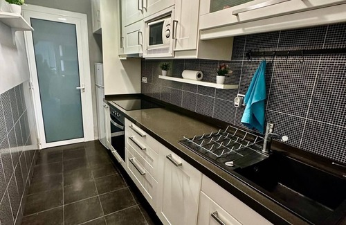 El Guinardo Apartment | Spacious, bright and peaceful apartment with panoramic views of Barcelona