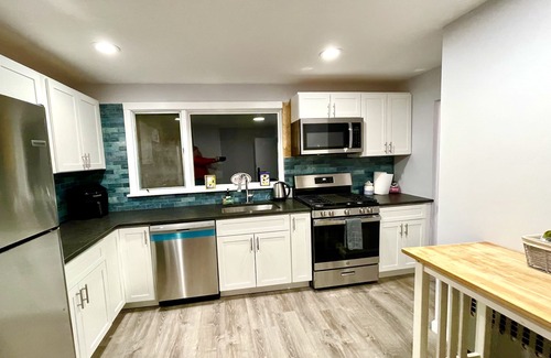 Medford Apartment | Spacious bright family home near Hospitals, Encore casino, T station, restaurant