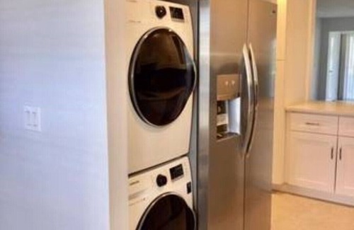 Delray Beach Condo | Spacious, Bright, Updated 2/2 — Bike/Walk to Trendy Downtown Delray Beach