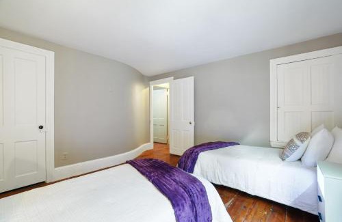 Ashfield House | Spacious Broadway Home Downtown Western Modern Charm with parking
