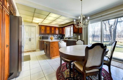 Williamsville Cottage | Spacious Buffalo Brick Home w/Backyard!