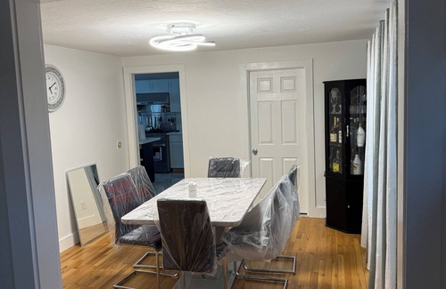 Yarmouth Port House | Spacious building in nice Yarmouth port with WiFi, AC