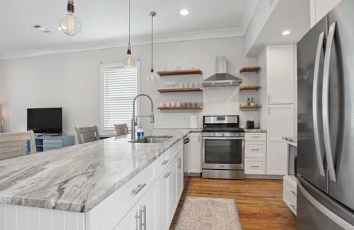 Bywater House | Spacious Bywater Home - Perfect for Groups!
